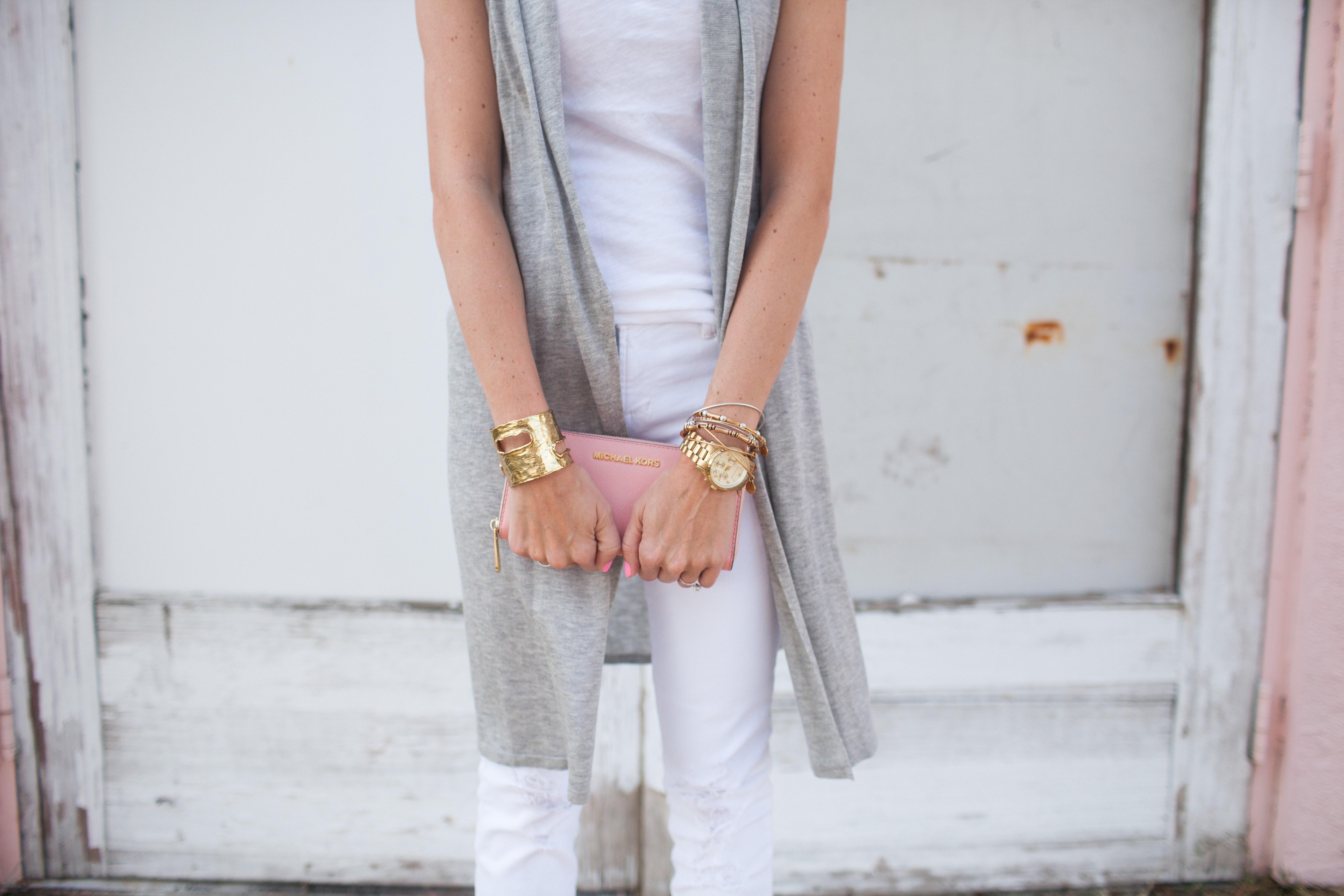 Kailee_Wright_white tshirt_gray cardigan-9