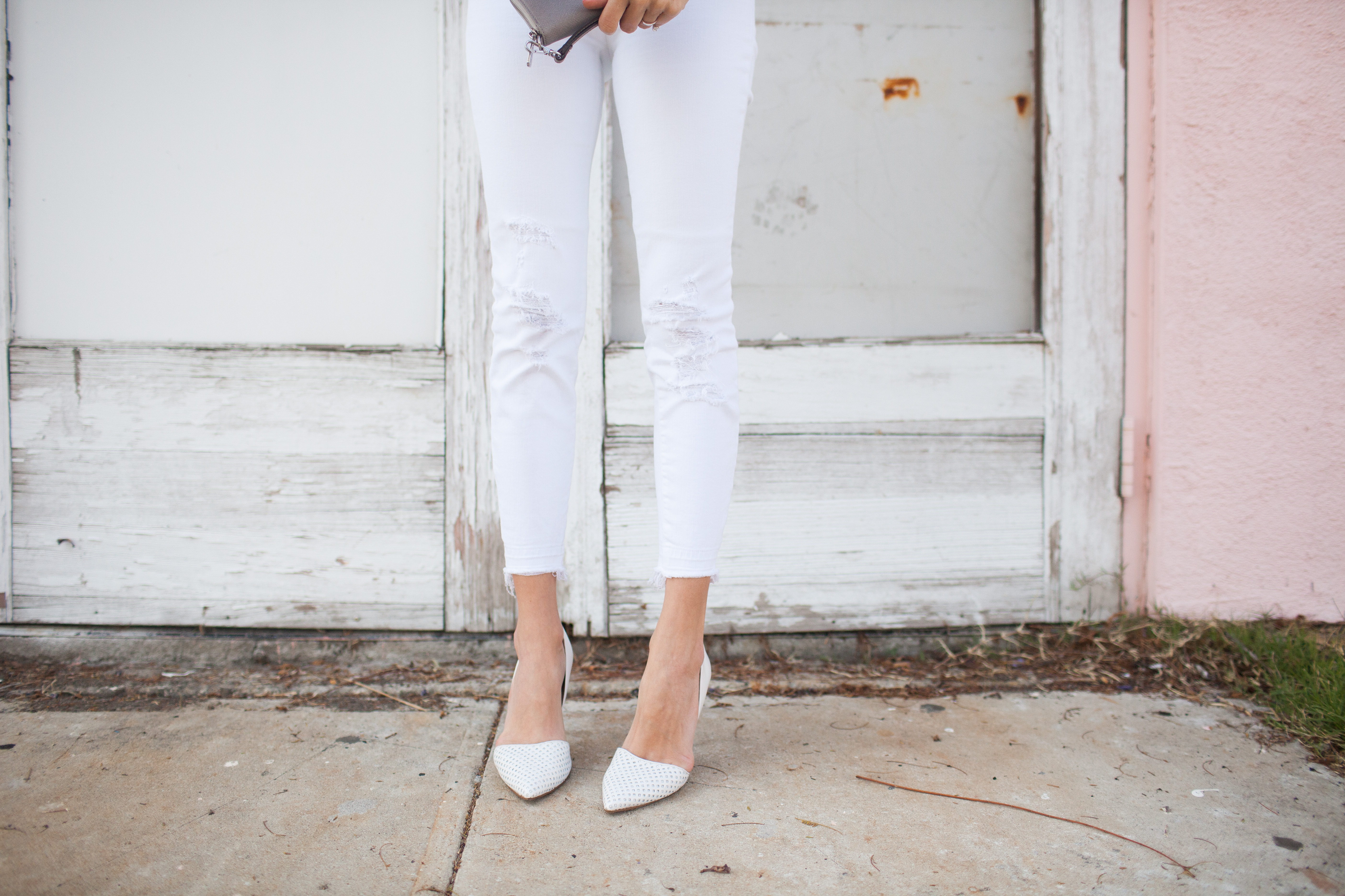 Kailee_Wright_white tshirt_statement necklace-1