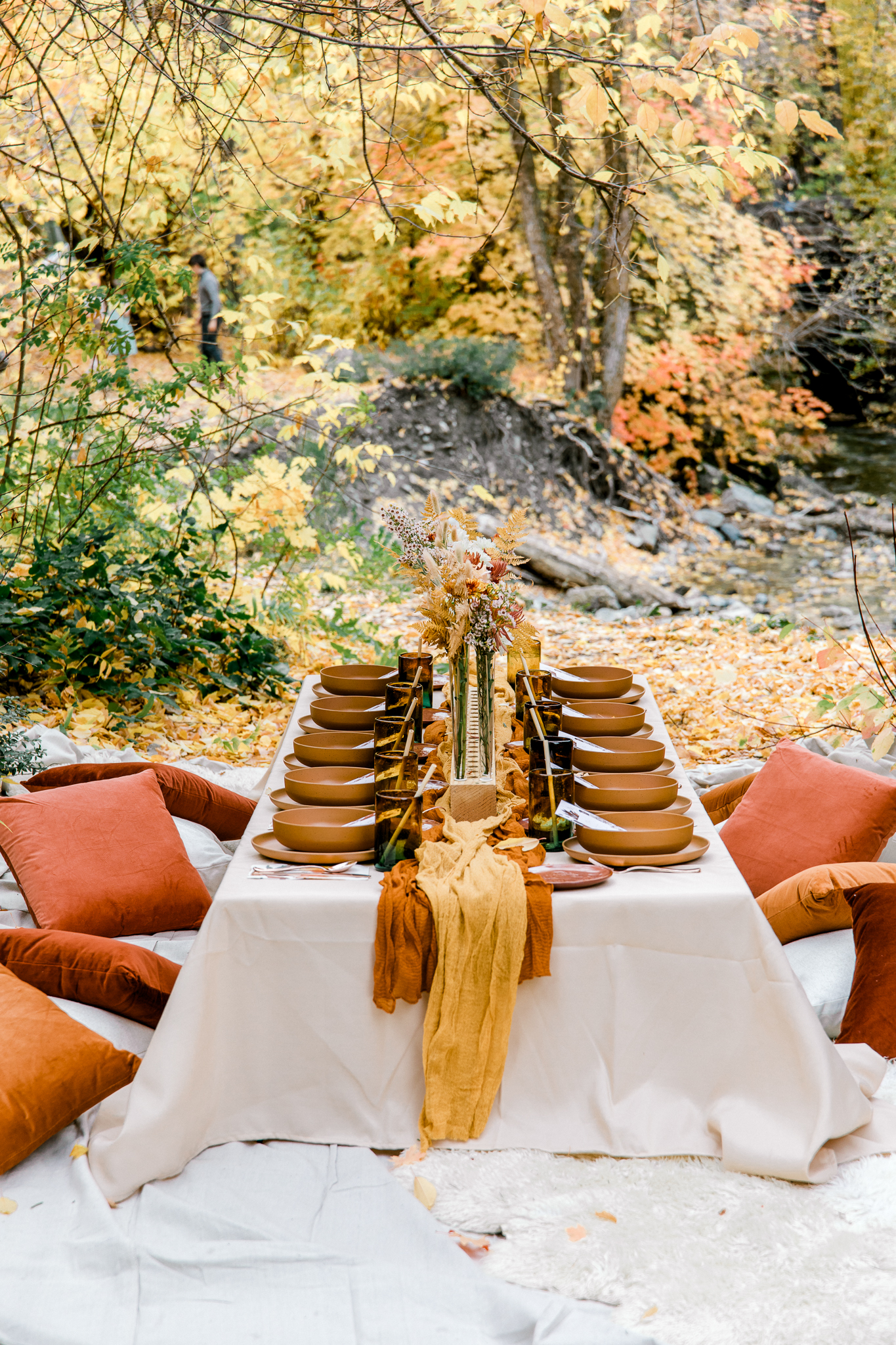 thanksgiving tablescape ideas Friendsgiving ideas 