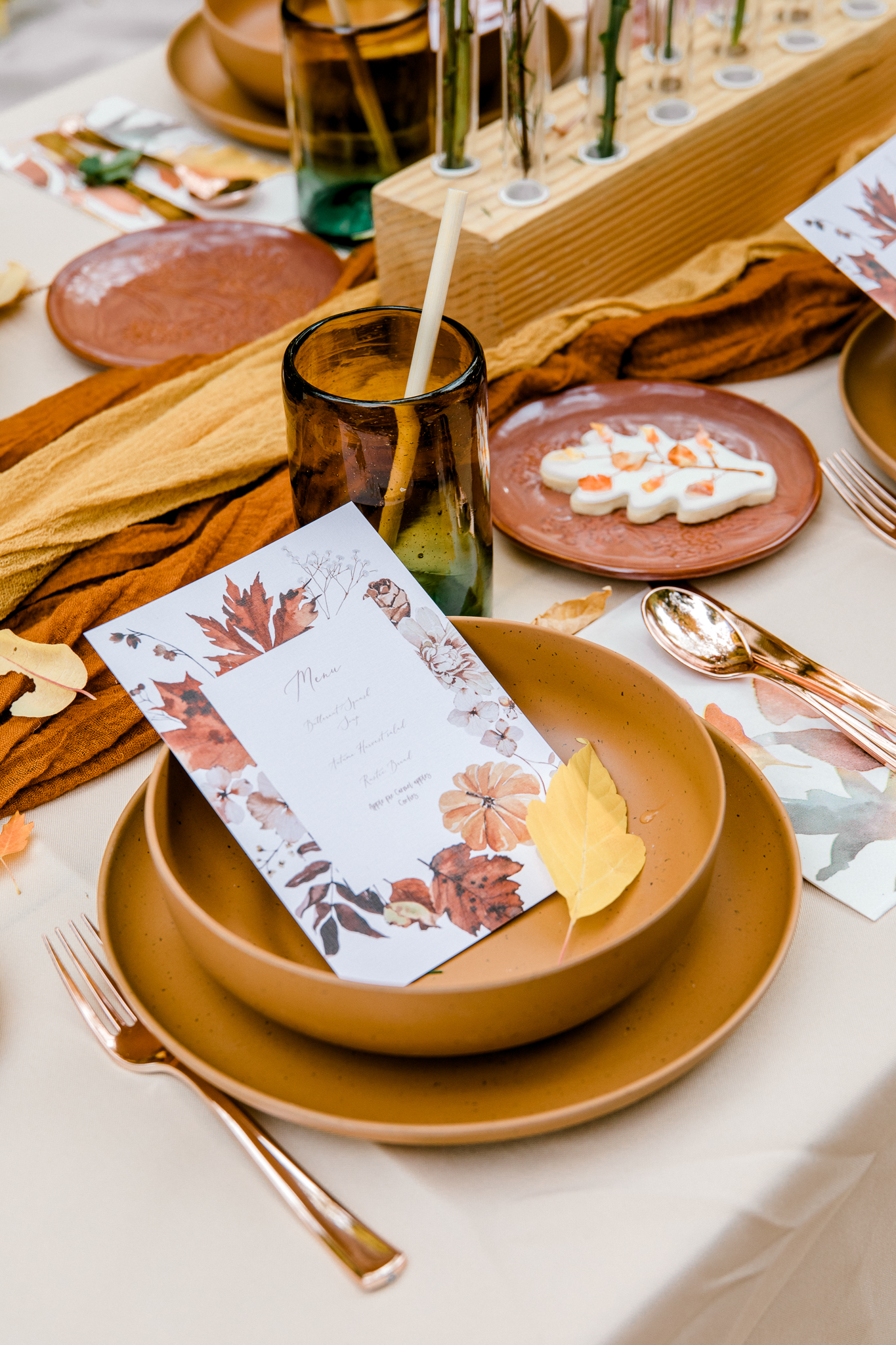 thanksgiving tablescape ideas Friendsgiving ideas 